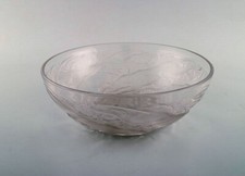 Early and rare René Lalique "Chiens" art deco bowl in art glass, 1930s