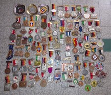Gros lot de 75 médailles de