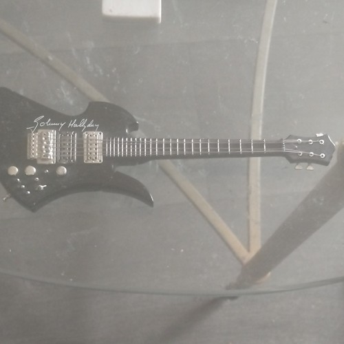 Johnny hallyday mini guitare - johnny,