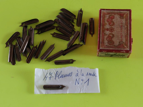 Boite plumes ronde n - 47, la