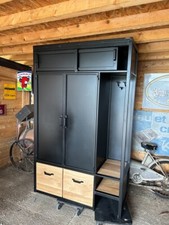 Meuble sur mesure en bois et