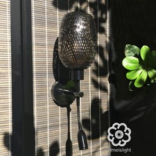 Applique Murale Noire, Bambou Tressé Laqué noir avec liseuse. @Time is Light.