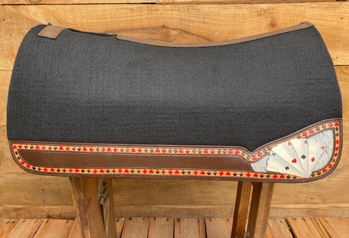 Saddle pad with cut - pad, wither