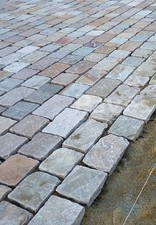 paves rue pierre gres noir sol terrasse jardin amenagement extérieur