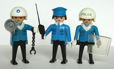 PLAYMOBIL ancien 3 policiers