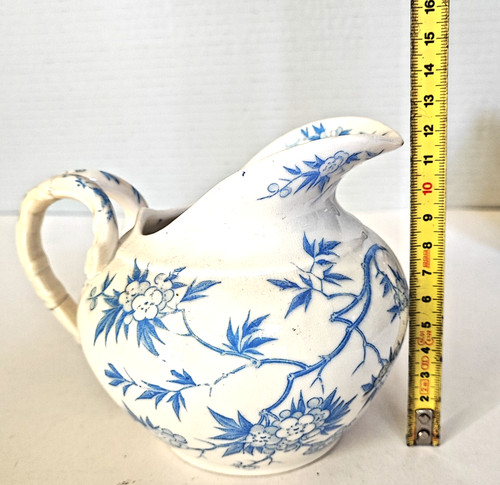 Ancien petit broc - broc, pot