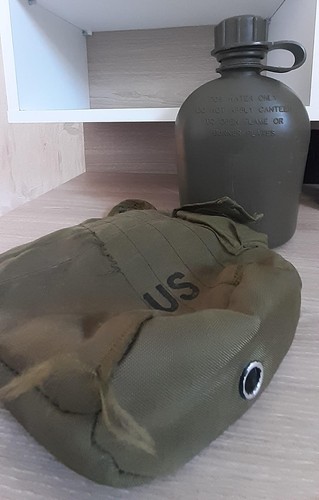 Army gourde militaire - -,