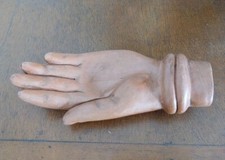 Main ceramique signé Jean