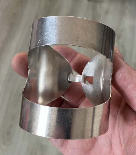 Superbe bracelet manchette - superbe,