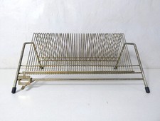 range vinyles en métal doré