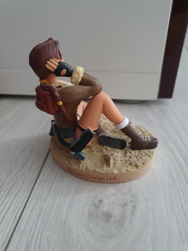 Figurine atlas tomb - raider,