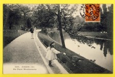 cpa FRANCE 75 - PARIS Au PARC MONTSOURIS Jeune fille donnant à manger à une OIE