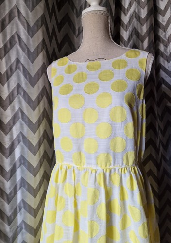 Superbe robe pois jaune - superbe,