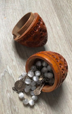 Collection Religion Oeuf Corozo sculpté Etui Chapelet XIXème