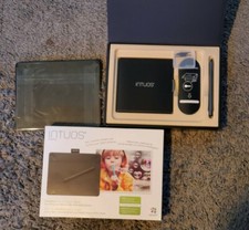 Wacom Black Small Intuos Art Pen and Touch Tablet CTH490PK