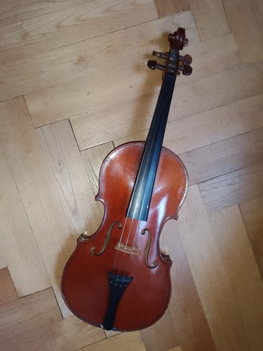 Ancien beau violon - et,