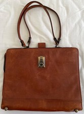 Sac cartable en cuir Très bon