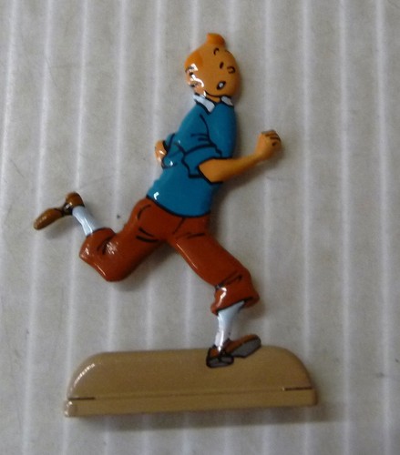 Figurine plate tintin qui - plate,