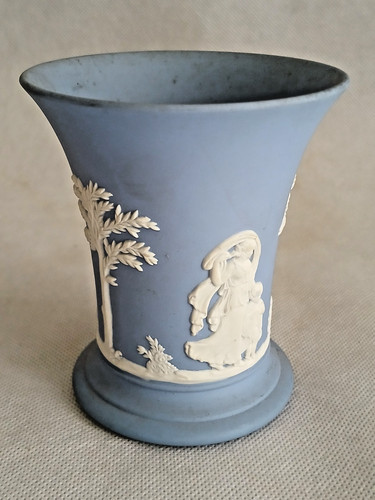 Wedgwood joli vase - ,