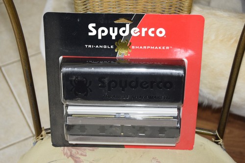 New spyderco tri angle - new!,