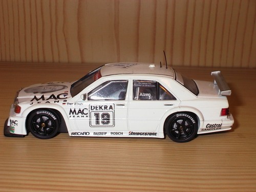 Mercedes 190e klasse 1 - 1/43,