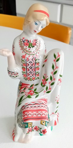 Figurine statuette porcelaine - statuette,