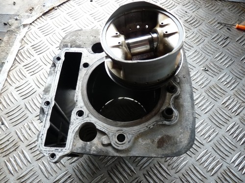 Piston cylindre 600 2kf - piston,