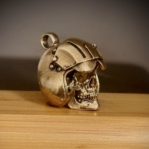 Pendentif laiton hell pilot - en,