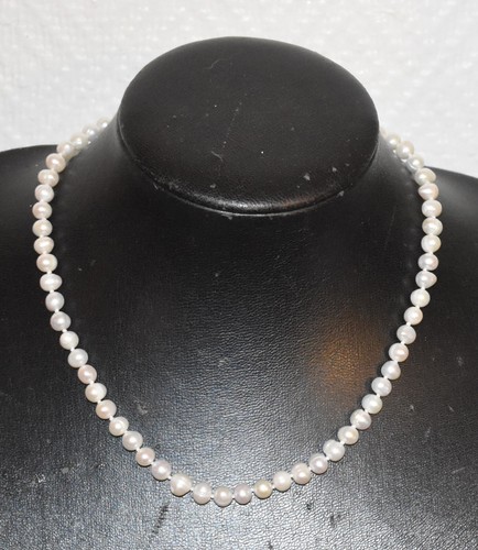 Collier ras cou - en, perles