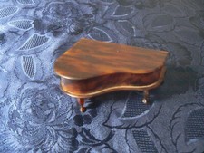 OLD BOX SET PIANO SHAPE SCALE STYLE VINTAGE COLLECTION SHOWCASE OBJECT