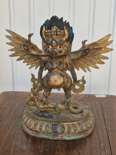Ancienne statue de Garuda en