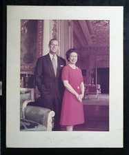 Reine Elizabeth II Signé Royal Portrait Prince Philip Autographié Royalty Photo