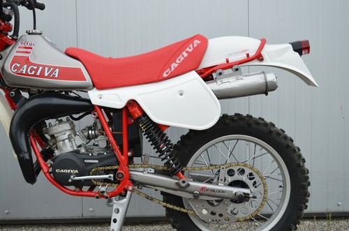Plaques latérales cagiva - plaques, 125