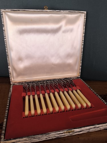 Ancien coffret 12 - ancien,