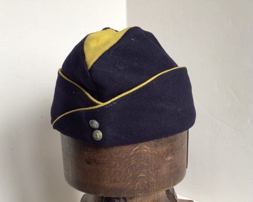 France bonnet de - -, police