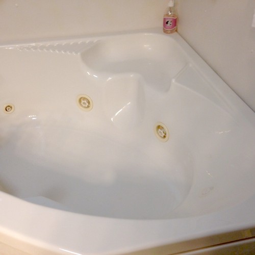 Jacuzzi whirlpool tub - /w, 7
