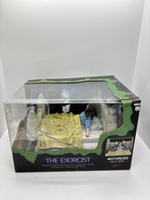 Figurine REGAN Scène L’exorciste dans Son Lit Musical Tête Tournante Neca 2010