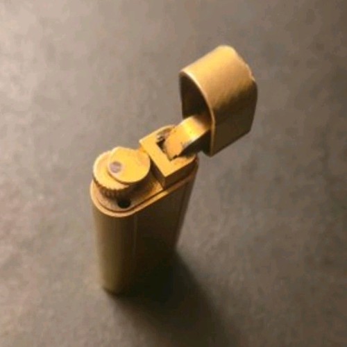 Cartier briquet rechargeable