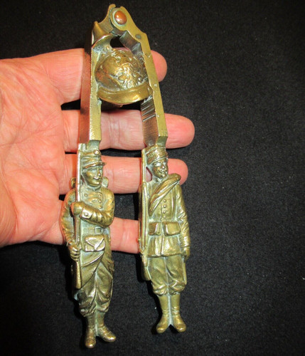 Ancien casse noisette - noisette,