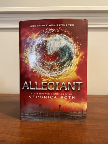 Divergent ser allegiant - divergent, by