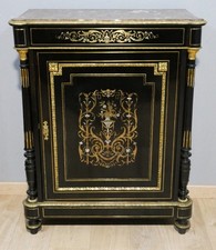 Buffet à hauteur d'appui Napoléon III en bois noirci, marqueterie de laiton