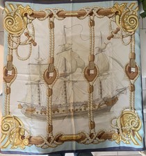 Foulard Hermès Paris