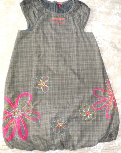 Jolie robe ans motifs fleurs - 6,
