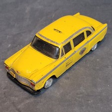 Petite voiture minature