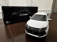 Limited G's 1/30 TOYOTA HARRIER 60 SERIES 070 WHITE PEARL CRYSTAL SHINE 639276
