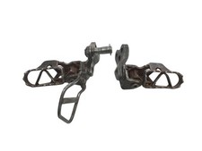 Repose pieds avant droit et