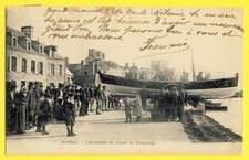 Old postcard 1903 Normandy BARFLEUR launch of the lifeboat boat boat boat