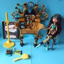 Poupée Monster high Cléo School'out avec coiffeuse