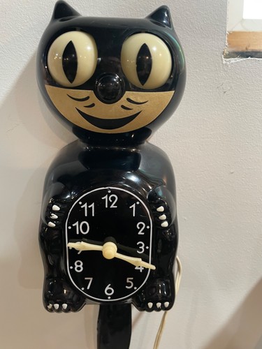 Black kit cat clock - d3,