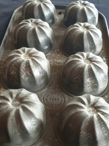 Moule muffins ancien metal - moule,